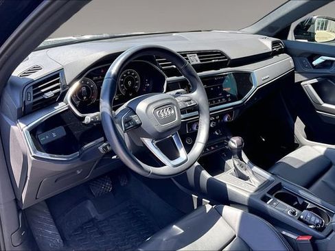 Used 2022 Audi Q3 2.0T Premium Plus w/ Premium Plus Package AWD/4WD image 17