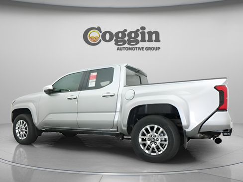 New 2026 Toyota Tacoma Limited AWD/4WD image 7