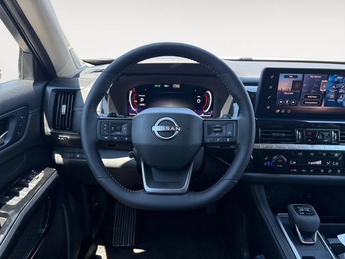 New 2026 Nissan Pathfinder Platinum AWD/4WD image 12