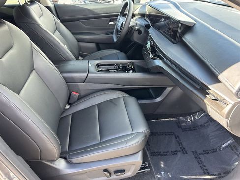 Certified 2025 Nissan Murano SV image 9