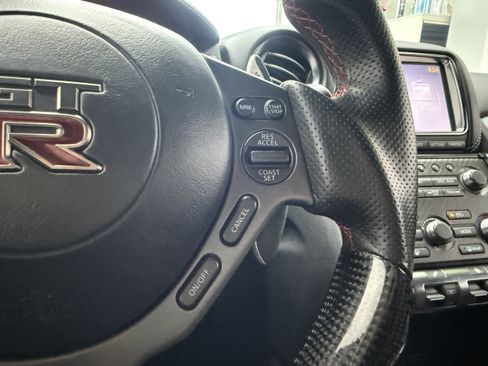 Used 2014 Nissan GT-R Black Edition image 16