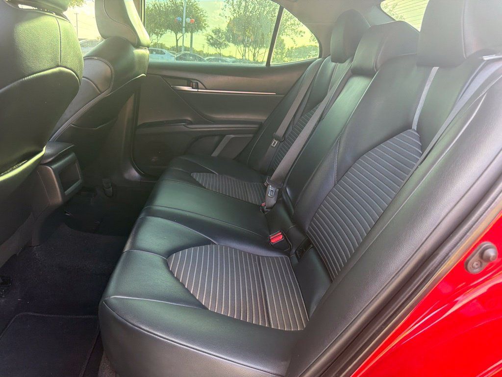 Used 2020 Toyota Camry SE w/ Convenience Package FWD image 19