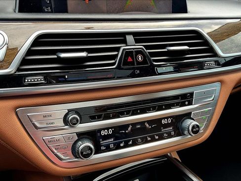 Used 2016 BMW 740i RWD image 15