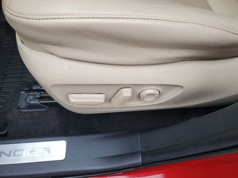 Used 2023 Toyota Highlander Limited image 19