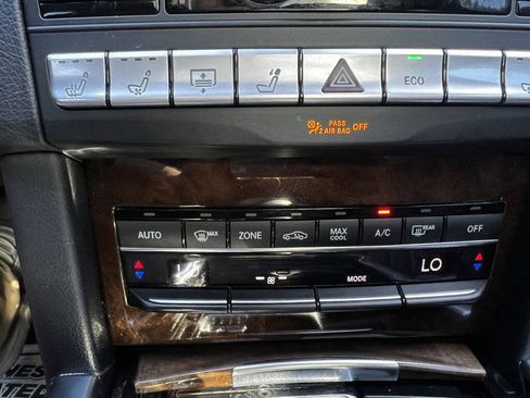 Used 2014 Mercedes-Benz E 550 4MATIC Sedan image 34