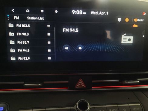 Used 2025 Hyundai Elantra SEL FWD image 25