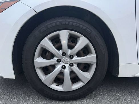 Used 2020 Toyota Corolla LE FWD image 11