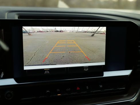 Used 2025 Chevrolet Silverado 1500 LT image 16