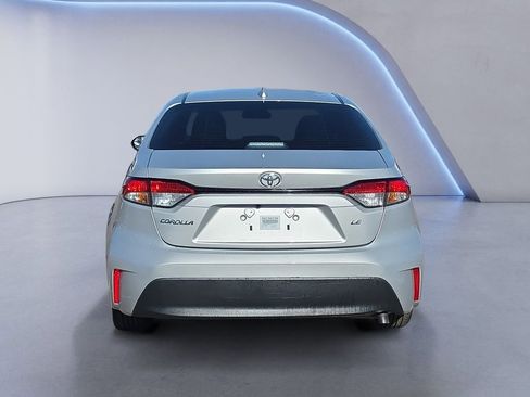 Used 2024 Toyota Corolla LE image 4