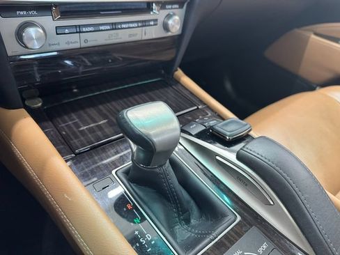 Used 2017 Lexus LS 460 w/ Comfort Package RWD image 28