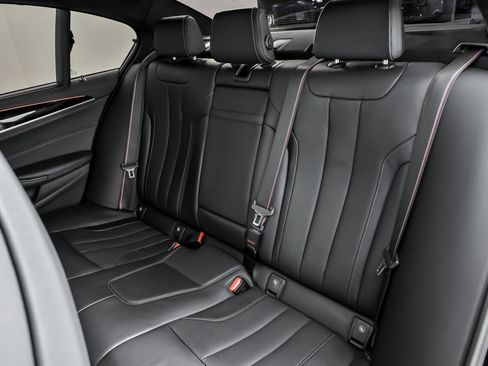 Used 2022 BMW M5 w/ Competition Package image 25