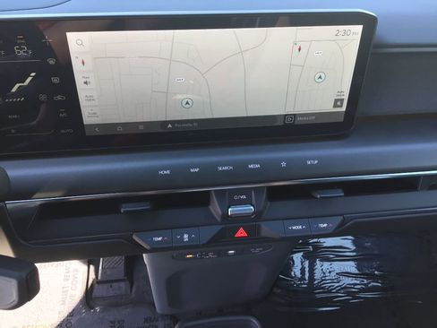 New 2026 Kia EV9 Land image 13