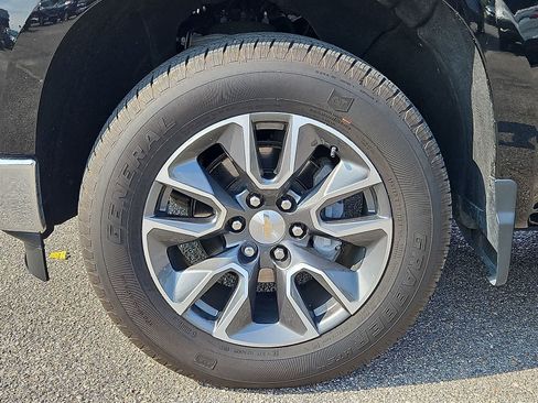 Used 2024 Chevrolet Silverado 1500 LT AWD/4WD image 36