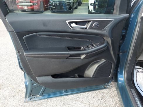 Used 2016 Ford Edge Titanium FWD image 27