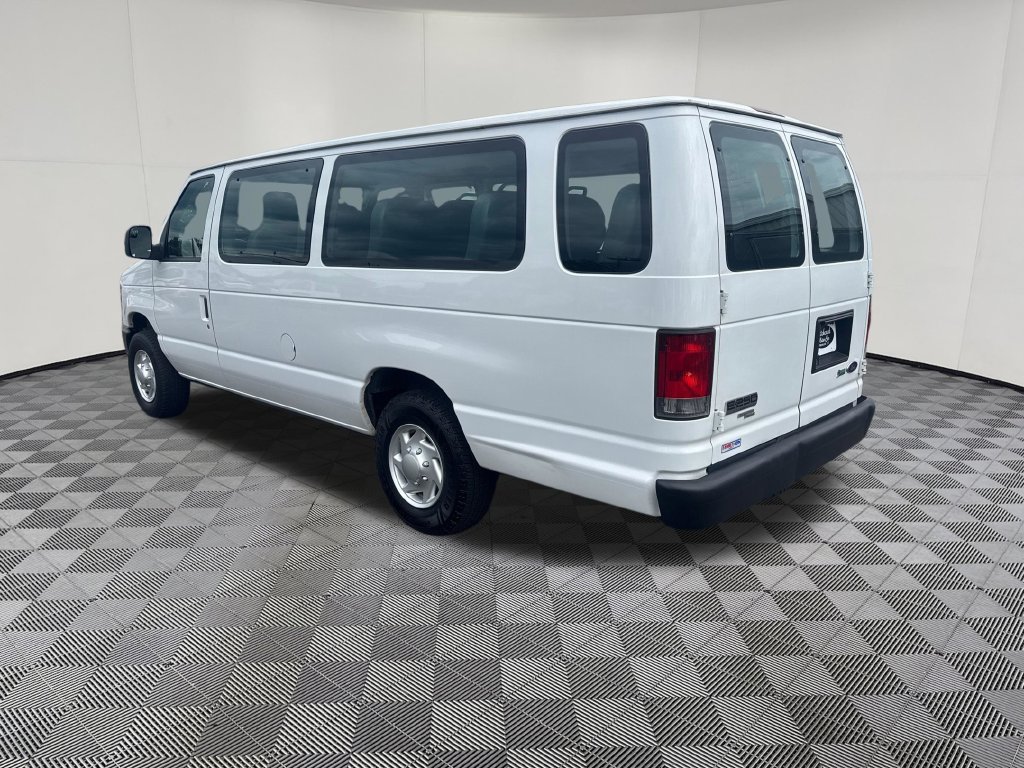 Used 2014 Ford E-250 and Econoline 250 Extended w/ Power Group RWD image 4
