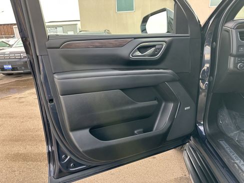 Used 2023 Chevrolet Suburban LT image 16