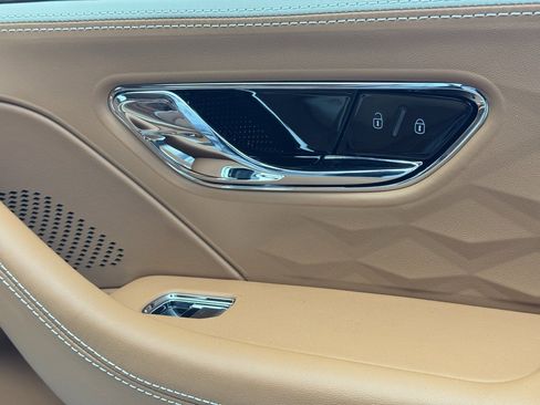 New 2026 Bentley Flying Spur Plug-In Hybrid image 87