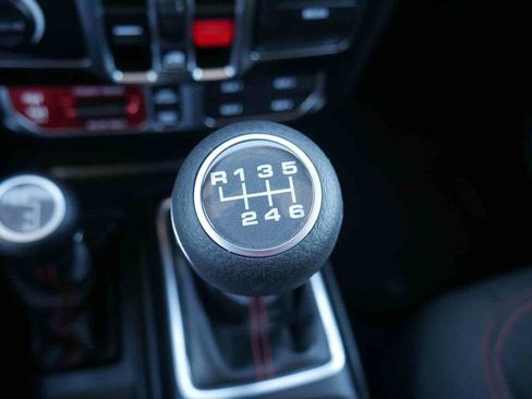 Used 2023 Jeep Wrangler Unlimited Rubicon w/ Steel Bumper Group image 37