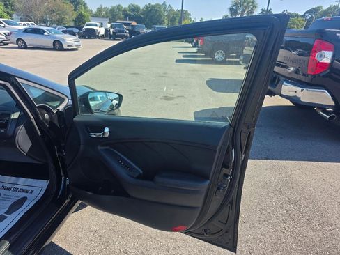 Used 2016 Kia Forte LX FWD image 10