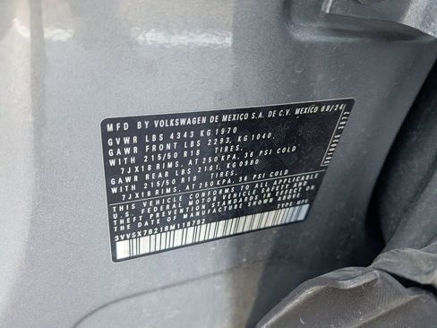 Used 2024 Volkswagen Taos SE image 38
