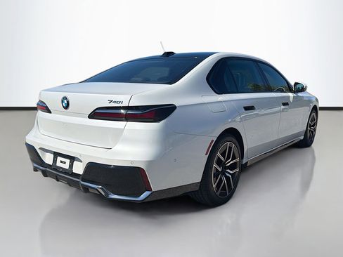 Certified 2025 BMW 740i image 4