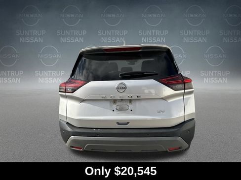Used 2023 Nissan Rogue SV image 4