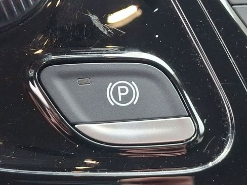 Used 2024 Chrysler Pacifica Touring-L image 25