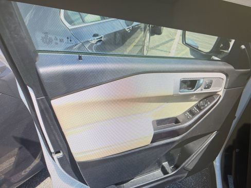 Used 2020 Ford Explorer Limited RWD image 13