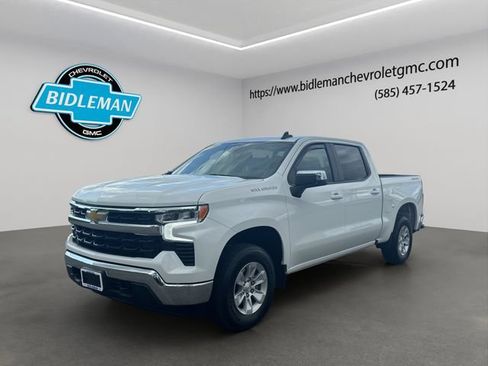 Used 2023 Chevrolet Silverado 1500 LT AWD/4WD image 3