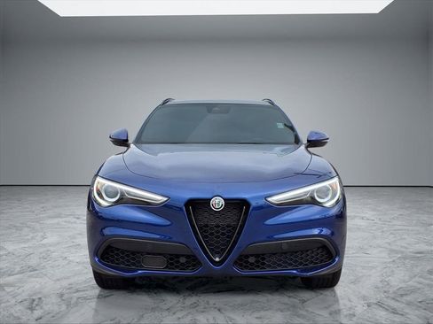 Used 2023 Alfa Romeo Stelvio Sprint image 2