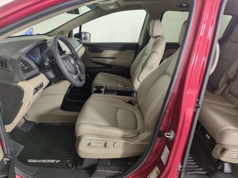 Certified 2024 Honda Odyssey EX-L image 13