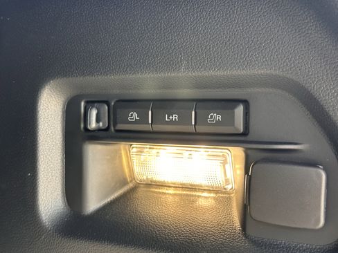 Used 2025 Ford Explorer ST image 30