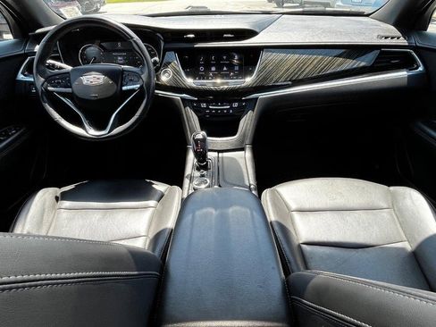 Used 2022 Cadillac XT6 Premium Luxury image 14