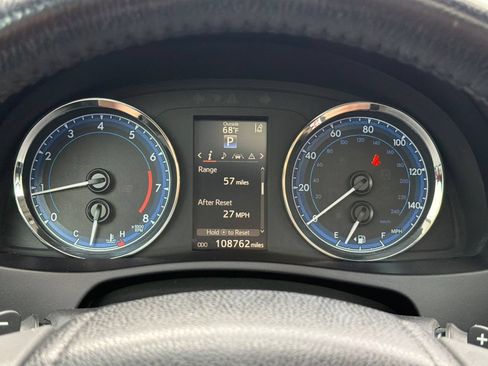 Used 2018 Toyota Corolla SE w/ SE Premium Package FWD image 40