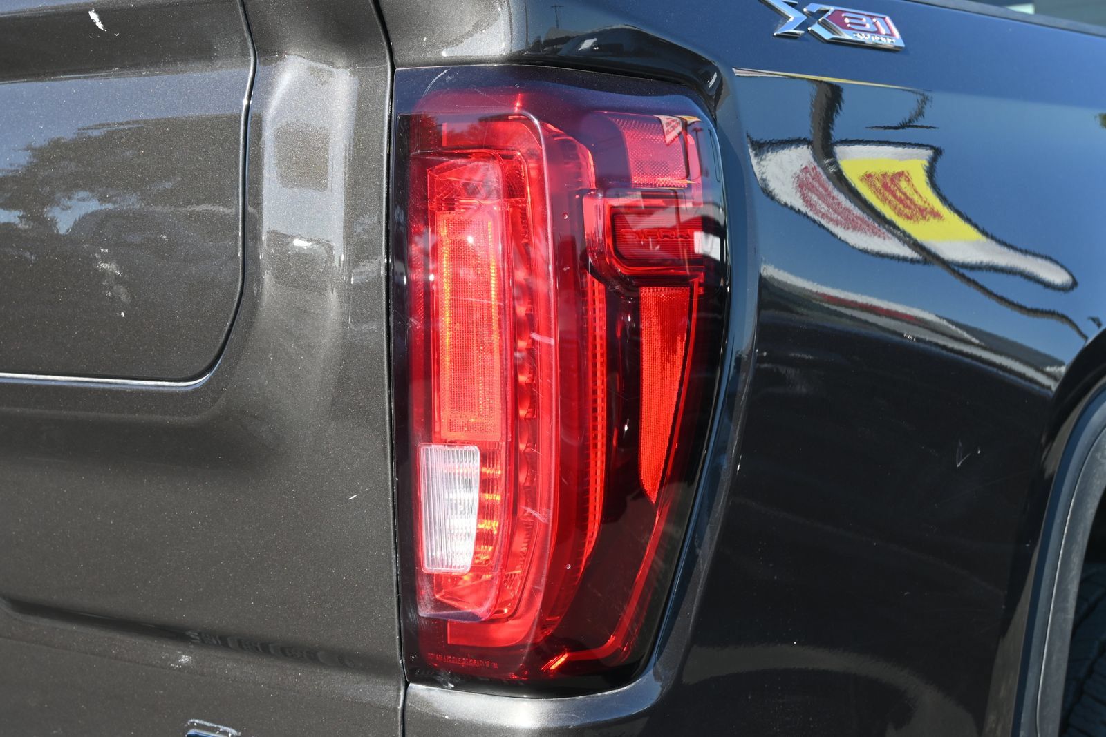Used 2022 GMC Sierra 1500 SLT AWD/4WD image 21