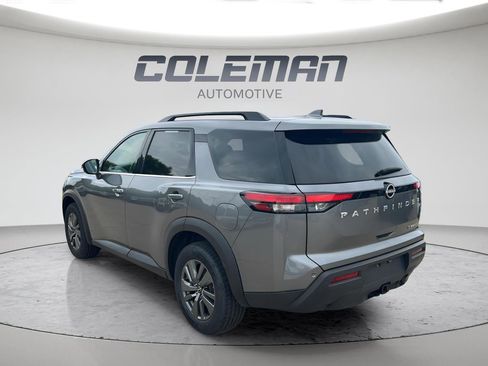 Used 2024 Nissan Pathfinder SV w/ SV Premium Package AWD/4WD image 4