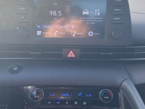 Used 2025 Hyundai Elantra Sport FWD image 7