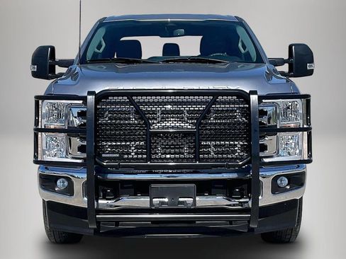 Used 2023 Ford F250 XLT image 3