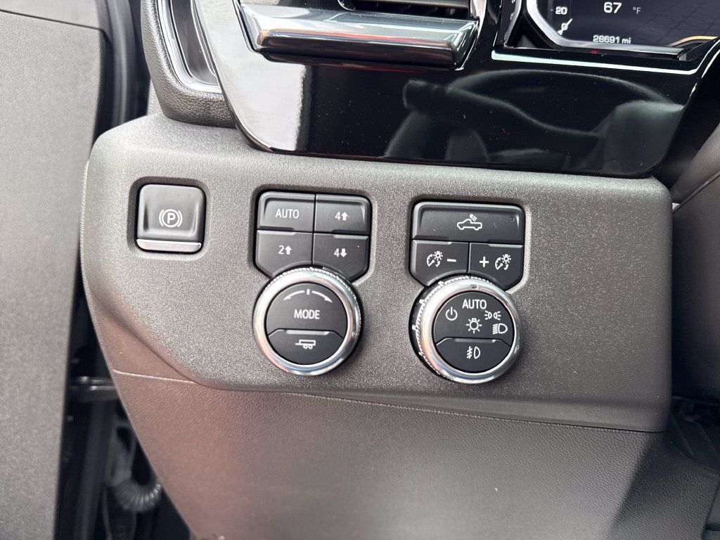Used 2025 GMC Sierra 1500 Elevation w/ Preferred Package AWD/4WD image 13