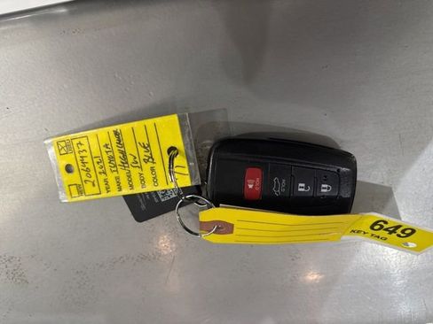 Used 2021 Toyota Highlander Platinum AWD/4WD image 46