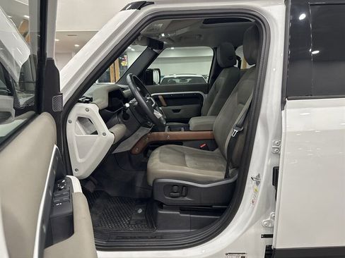 Used 2021 Land Rover Defender 110 SE image 7