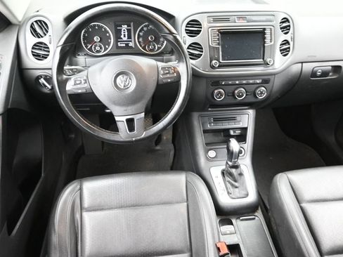 Used 2017 Volkswagen Tiguan S FWD image 11