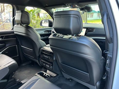 New 2026 Jeep Grand Wagoneer L 4WD image 39