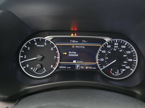 Used 2024 Nissan Sentra SV FWD image 11