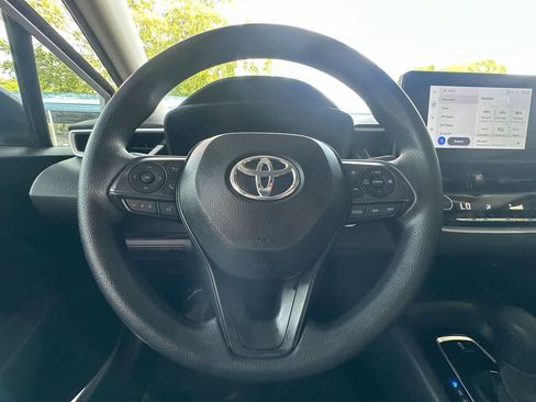Used 2025 Toyota Corolla LE w/ Convenience Package FWD image 15