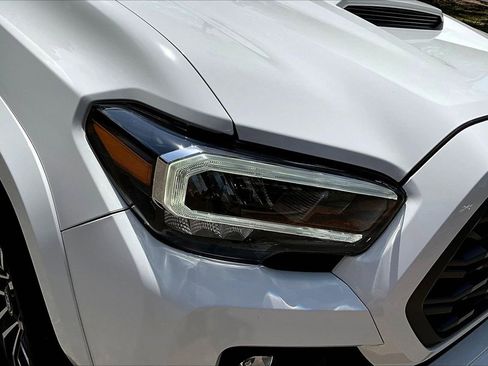 Used 2023 Toyota Tacoma TRD Sport image 32