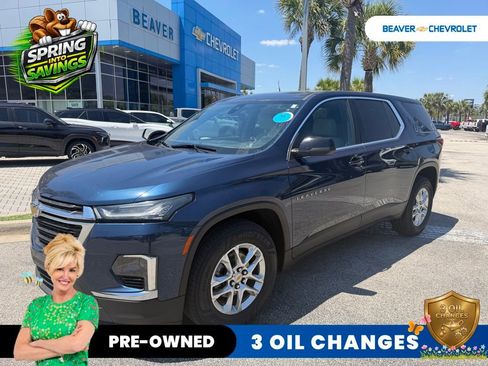 Used 2023 Chevrolet Traverse LS image 1