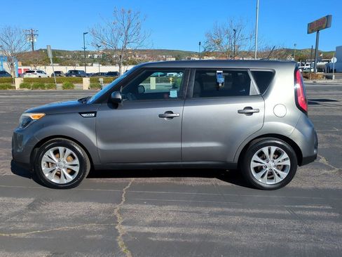 Used 2015 Kia Soul + image 9