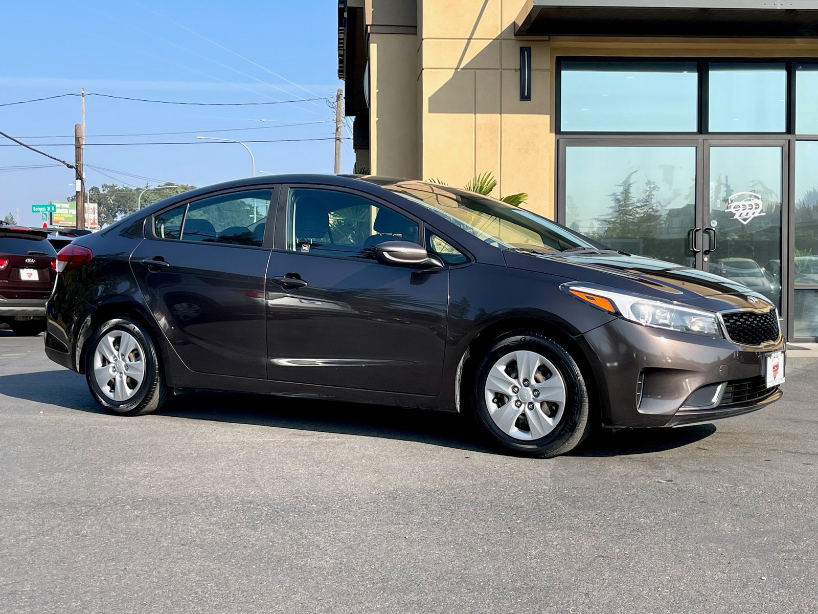 Used 2017 Kia Forte LX FWD image 1