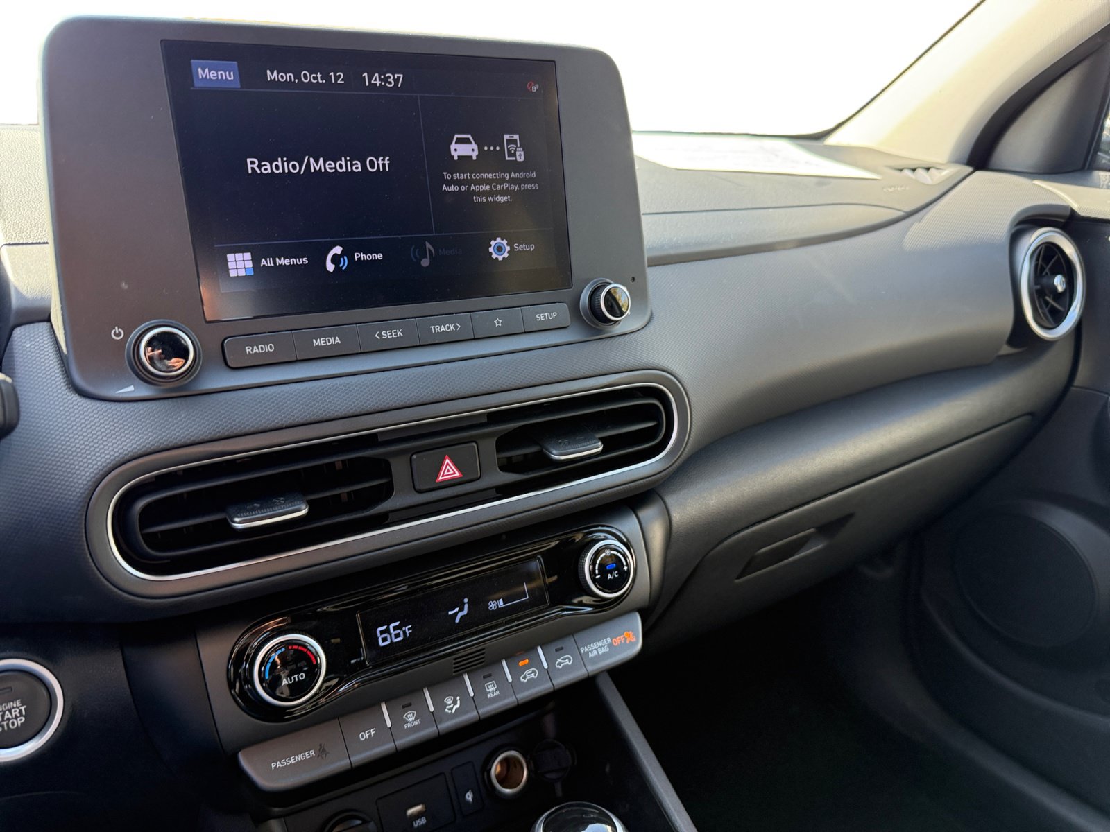 Used 2022 Hyundai Kona SEL w/ Convenience Package FWD image 12